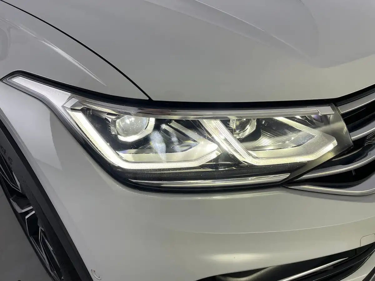 2021-volkswagen-tiguan-15-tsi-r-line-big-4