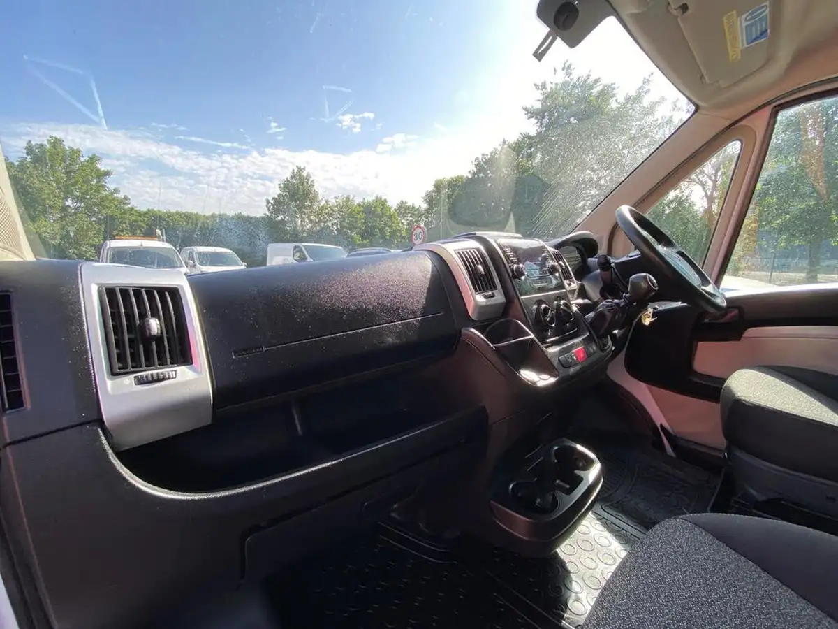 2017-fiat-ducato-20td-35-lh2-panel-big-14
