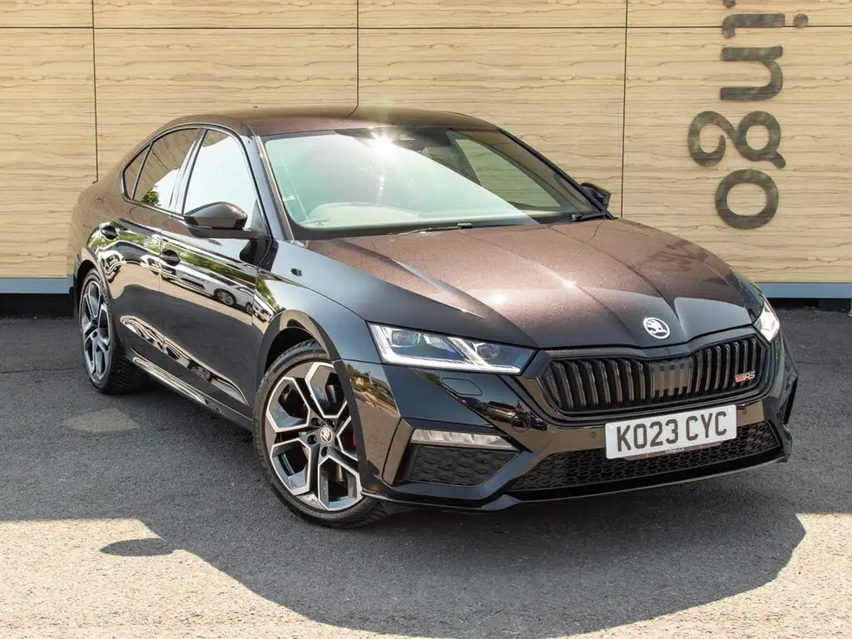 2023-skoda-octavia-20-tsi-vrs-hatchback-dsg-big-0