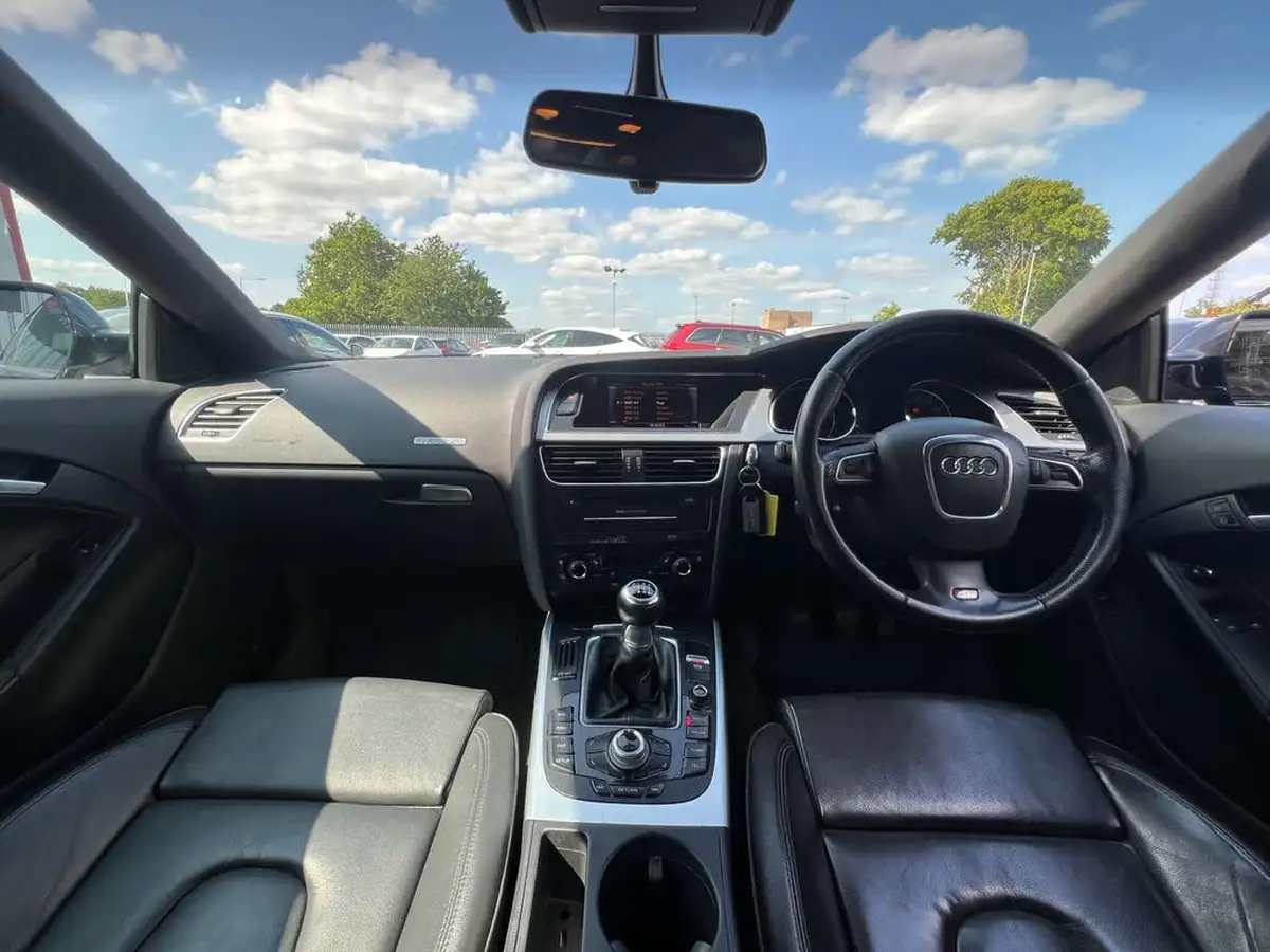 2011-audi-a5-20-tdi-s-line-big-10