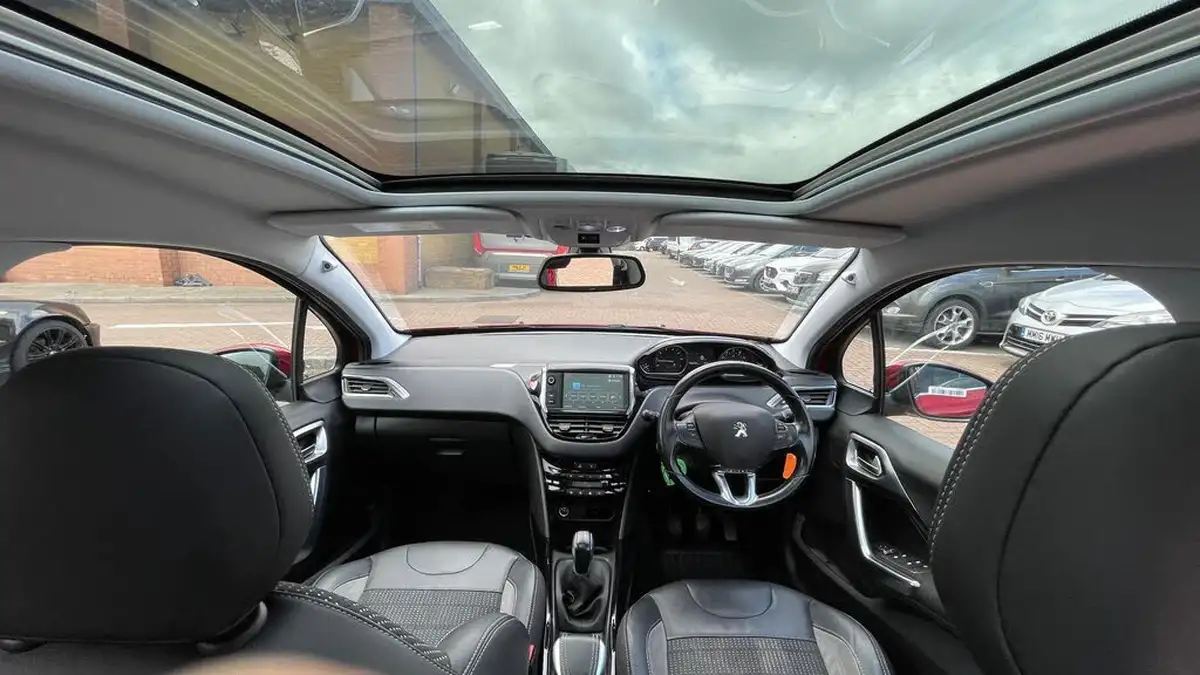 2019-peugeot-2008-suv-12-puretech-allure-premium-82bhp-big-14