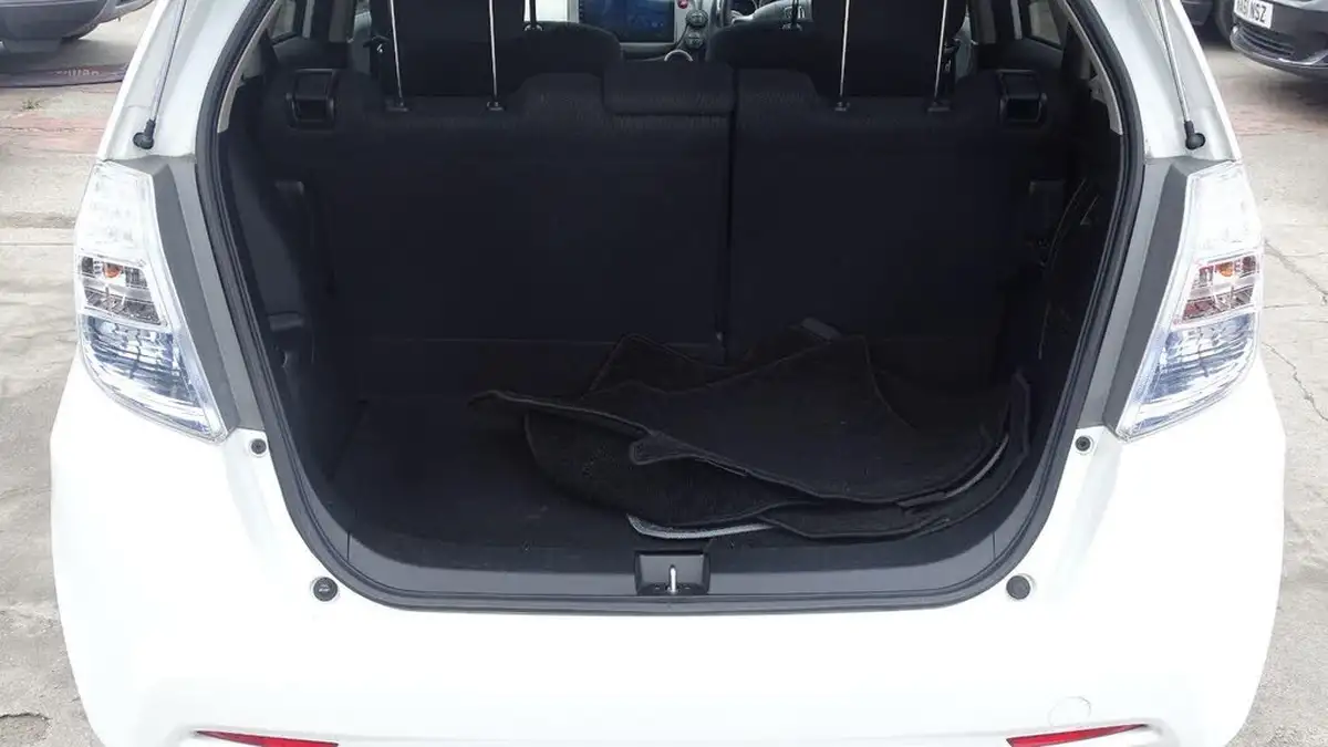 2013-honda-jazz-13-he-big-27