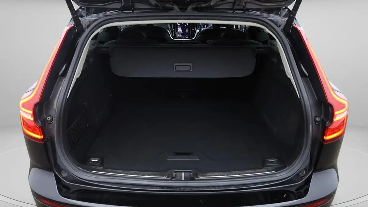 2023-volvo-v60-20-b3-core-big-17