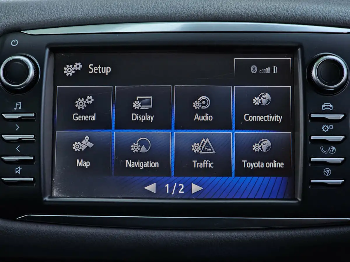2019-toyota-yaris-15-vvt-i-icon-tech-98bhp-hybrid-1497cc-e-cvt-big-30