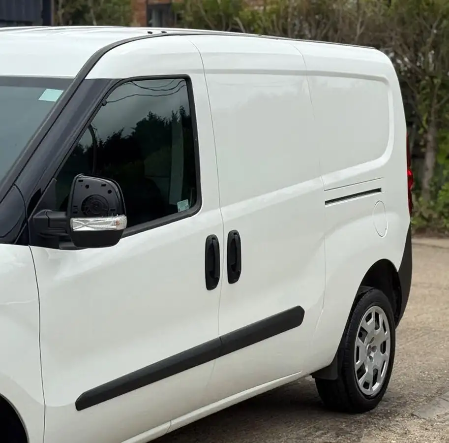 2021-fiat-doblo-cargo-16td-l2h1-maxi-tecnico-120bhpeu6dt-panel-van-big-23