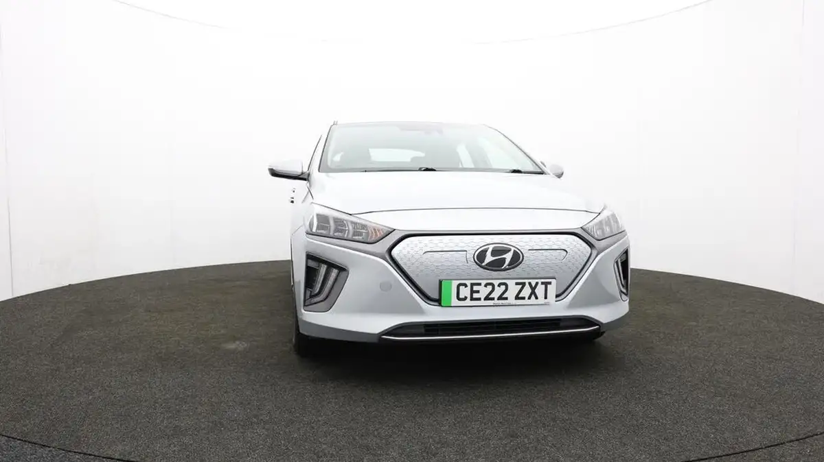 2022-hyundai-ioniq-e-premium-electric-big-47