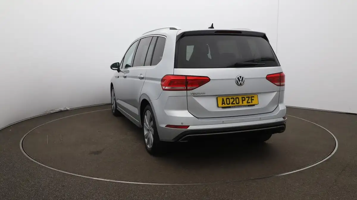 2020-volkswagen-touran-15-tsi-r-line-big-62