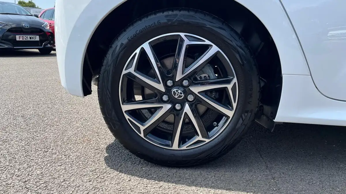 2023-toyota-yaris-15-vvt-i-design-big-24