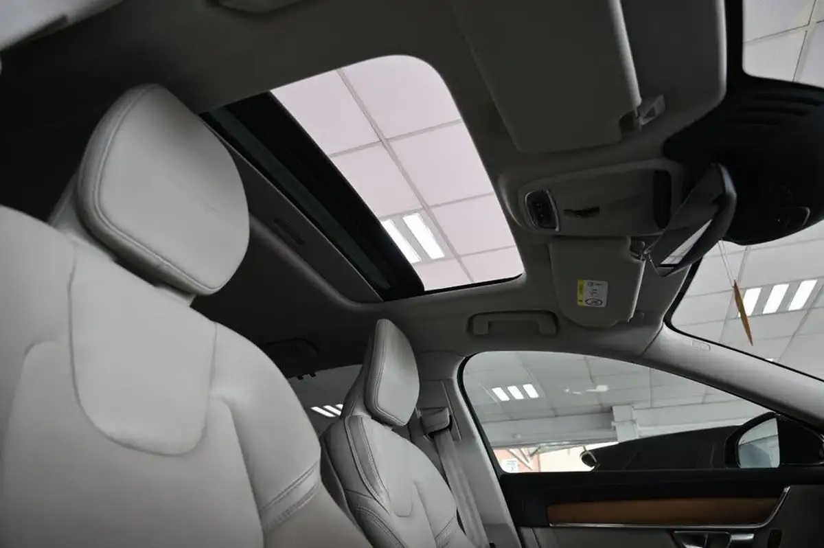 2018-volvo-s90-20td-d5-inscription-4x4-big-18