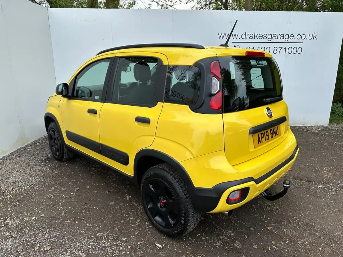 2019-fiat-panda-09-waze-4x4-big-11
