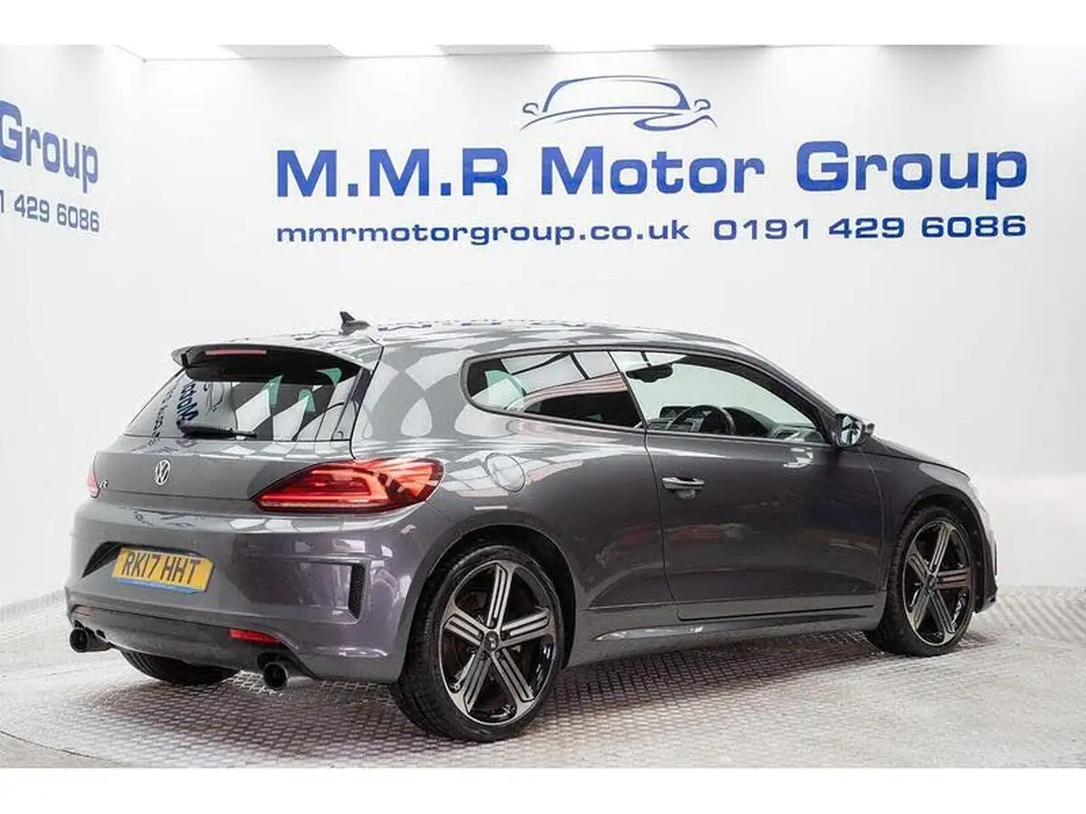 2017-volkswagen-scirocco-20-tsi-r-bmt-big-10