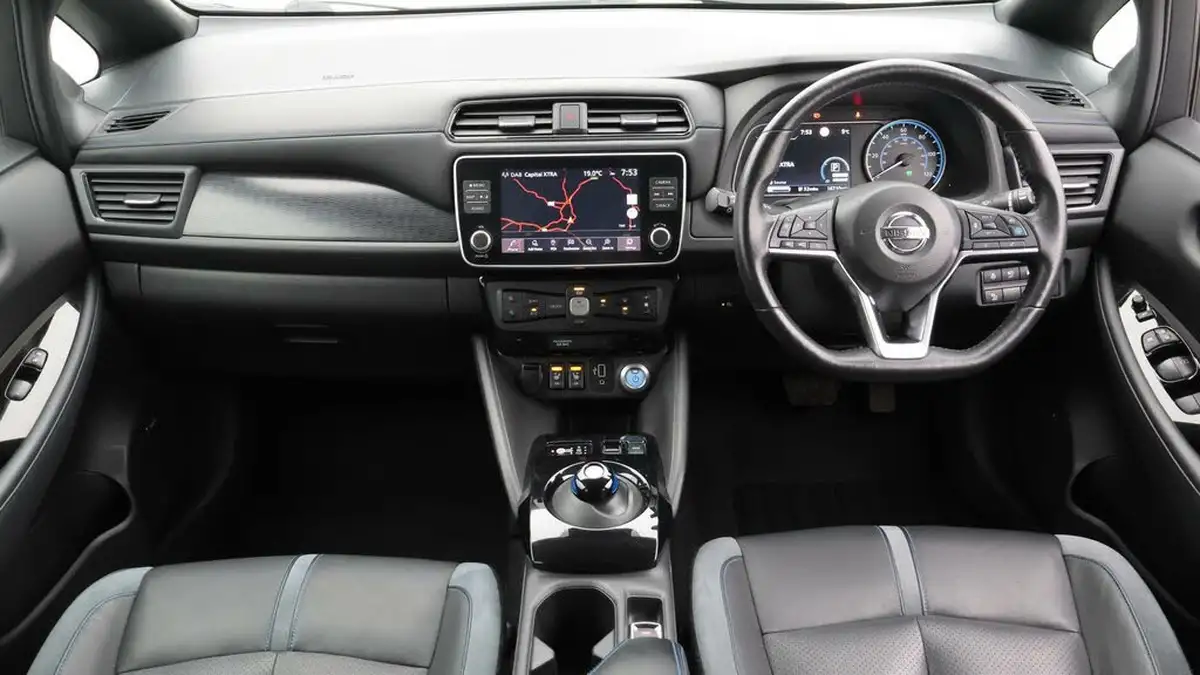 2020-nissan-leaf-e-tekna-big-13