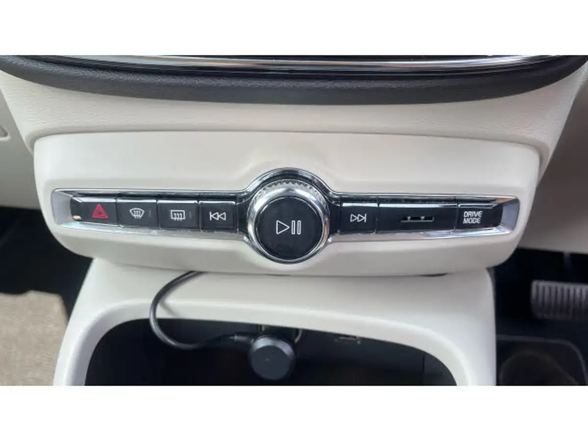 2021-volvo-xc40-15-t3-inscription-pro-163bhp-geartronic-big-23