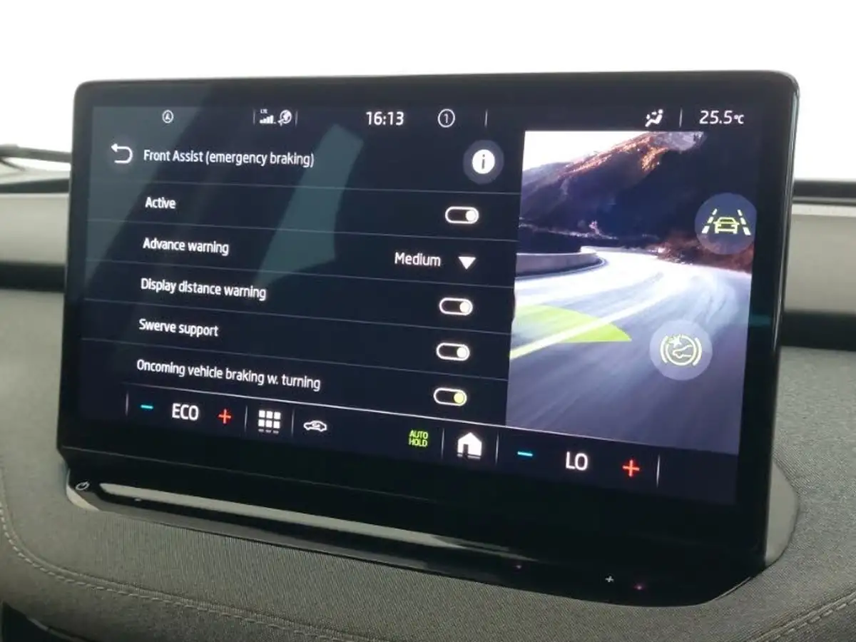 2022-skoda-enyaq-e-60-big-13