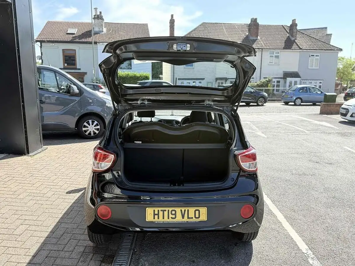 2019-hyundai-i10-10-se-67ps-big-19