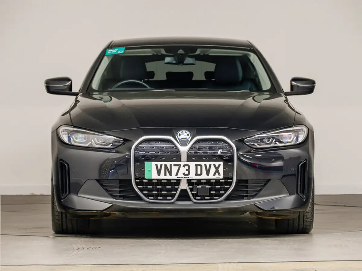 2023-bmw-i4-e-edrive35-sport-big-19