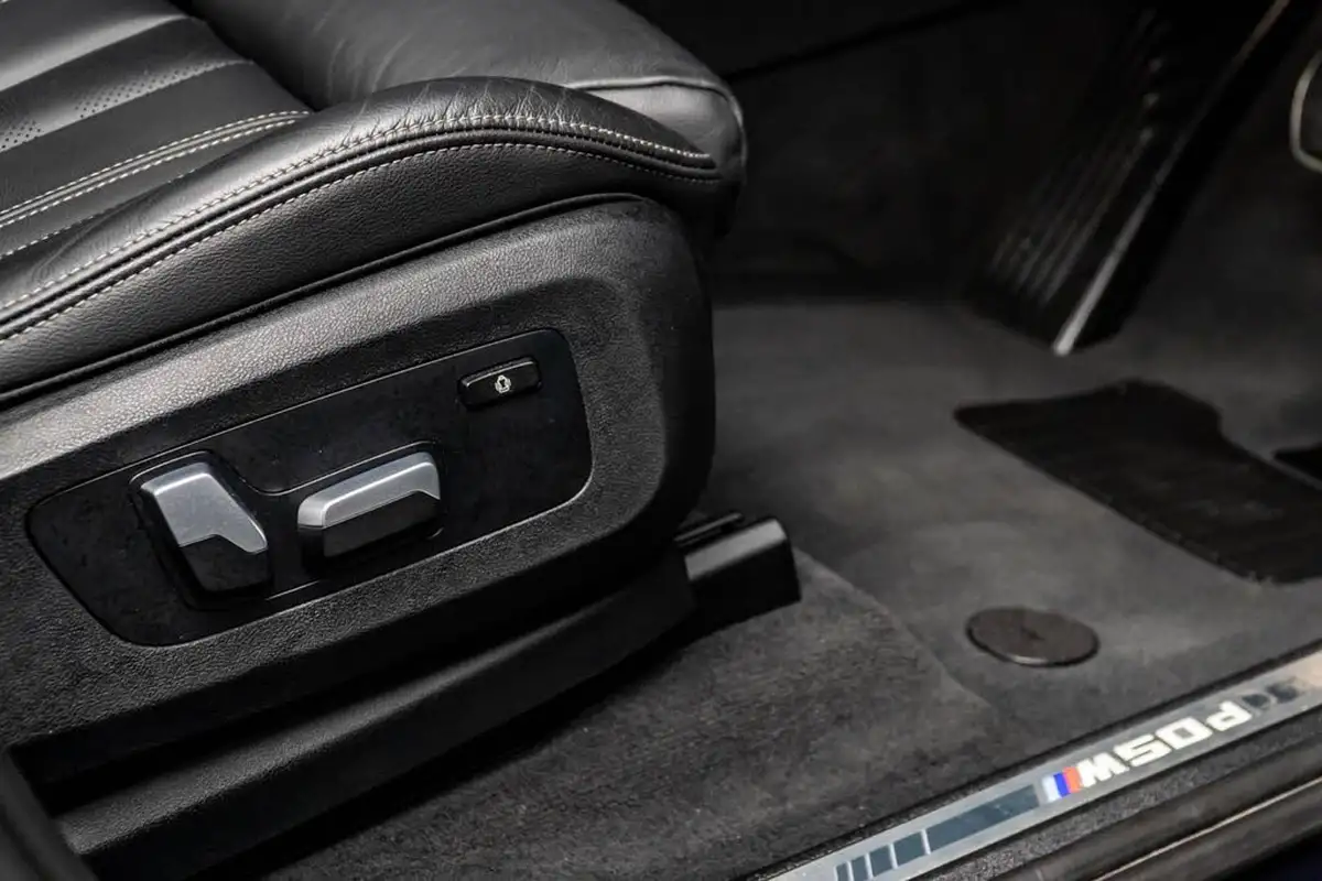 2020-bmw-x5-30td-m50d-big-38