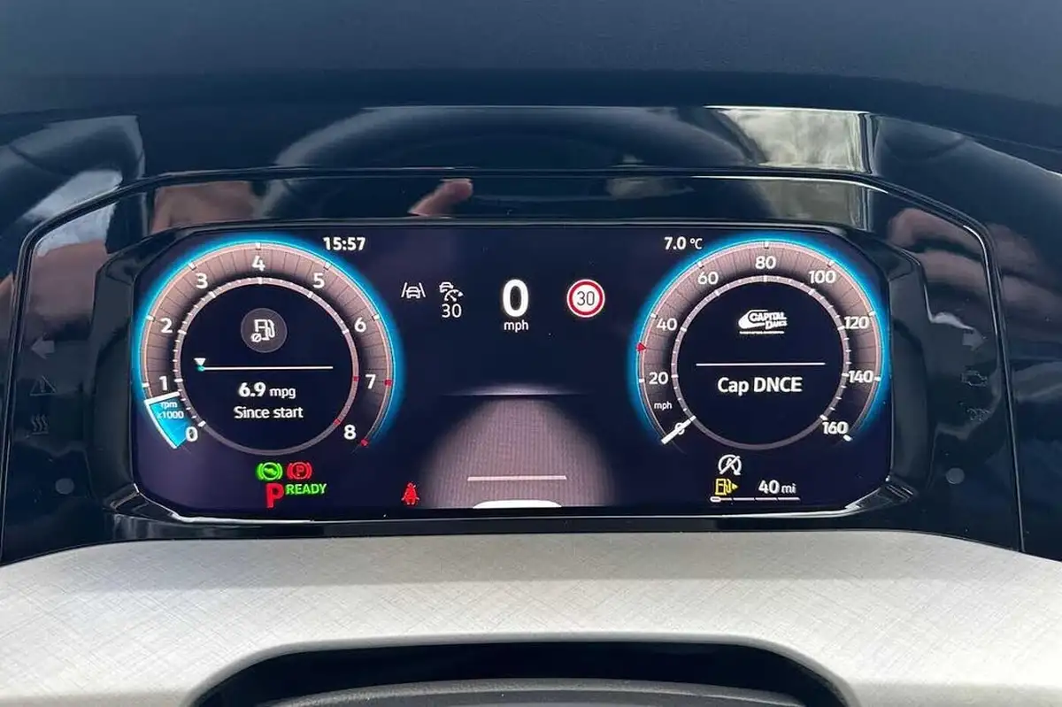2025-volkswagen-golf-15-etsi-match-big-17