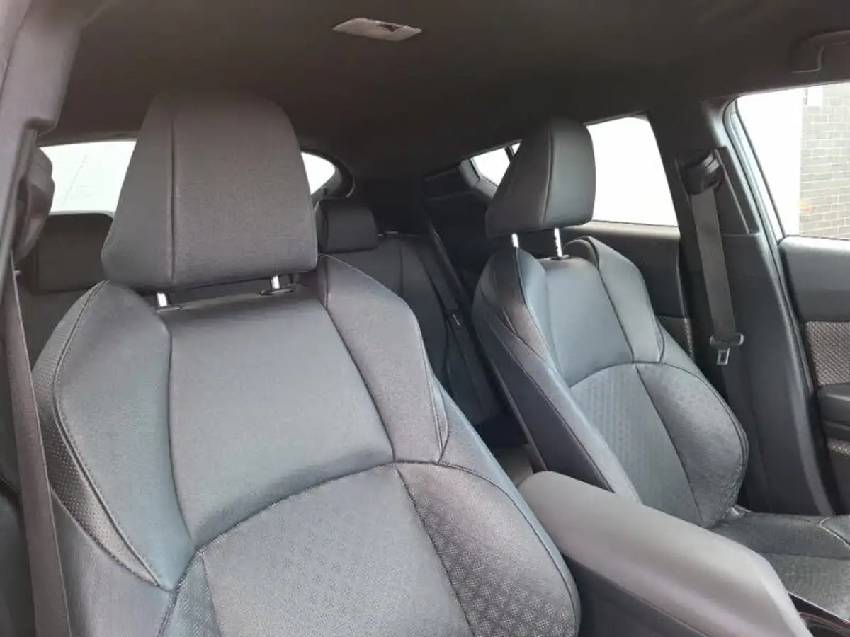 2020-toyota-c-hr-20-vvt-i-orange-edition-big-14
