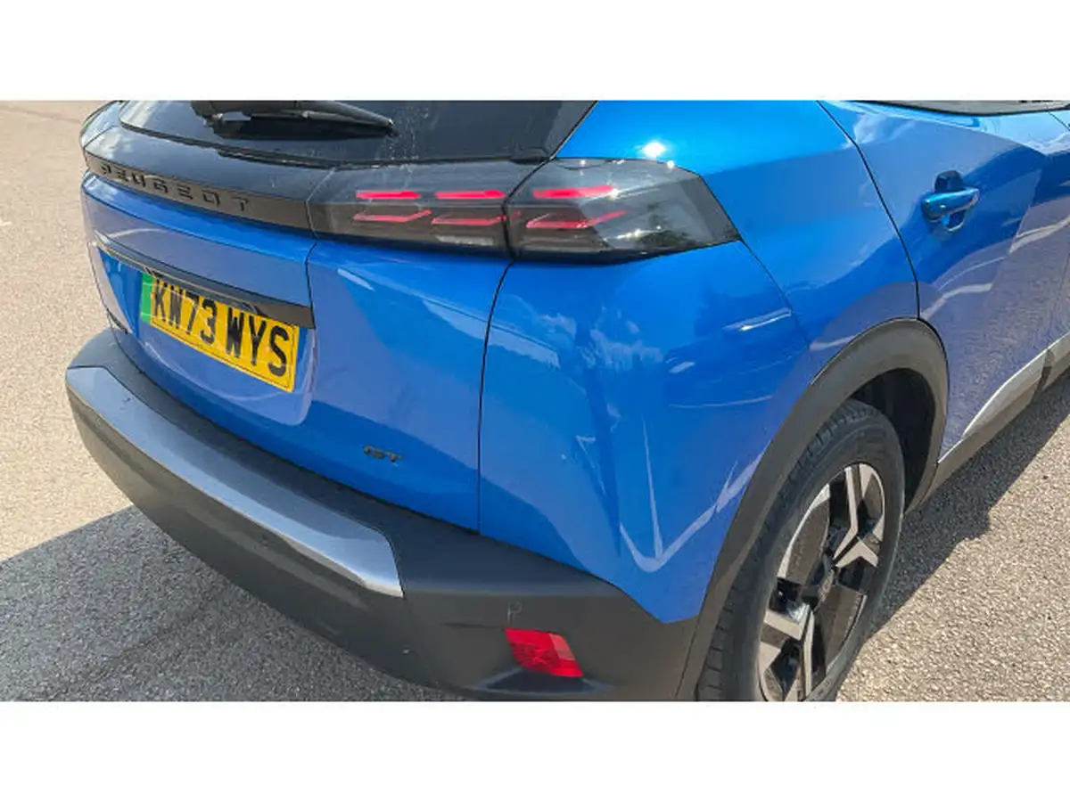 2023-peugeot-2008-suv-big-28
