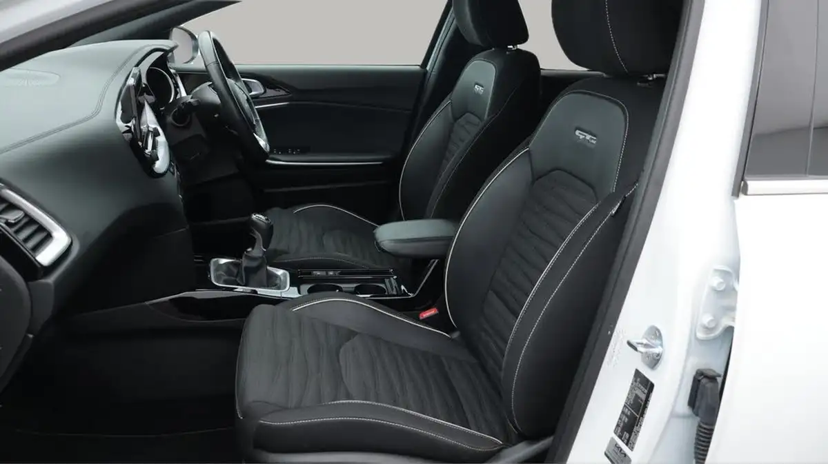 2022-kia-pro-ceed-15-t-gdi-gt-line-big-14