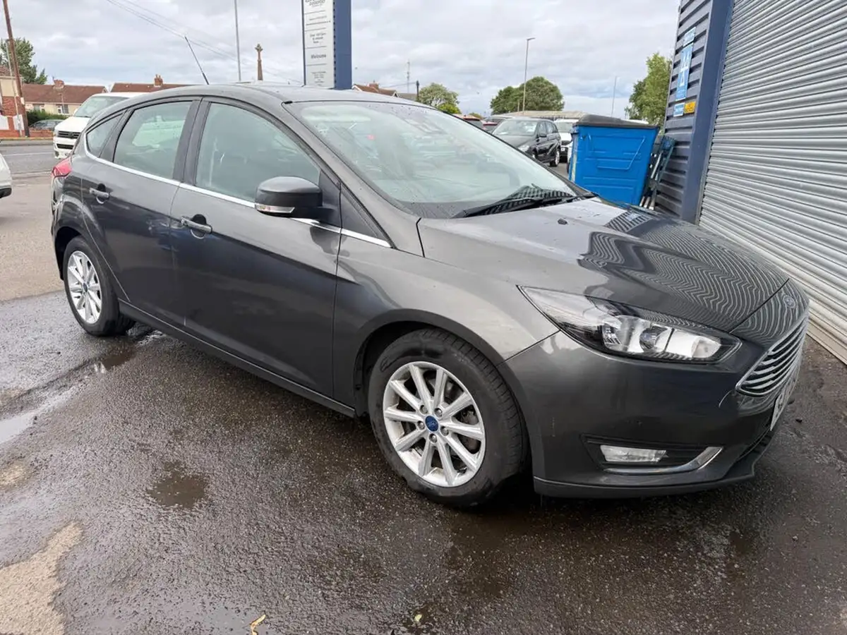 2017-ford-focus-10t-titanium-100ps-hatchback-big-6