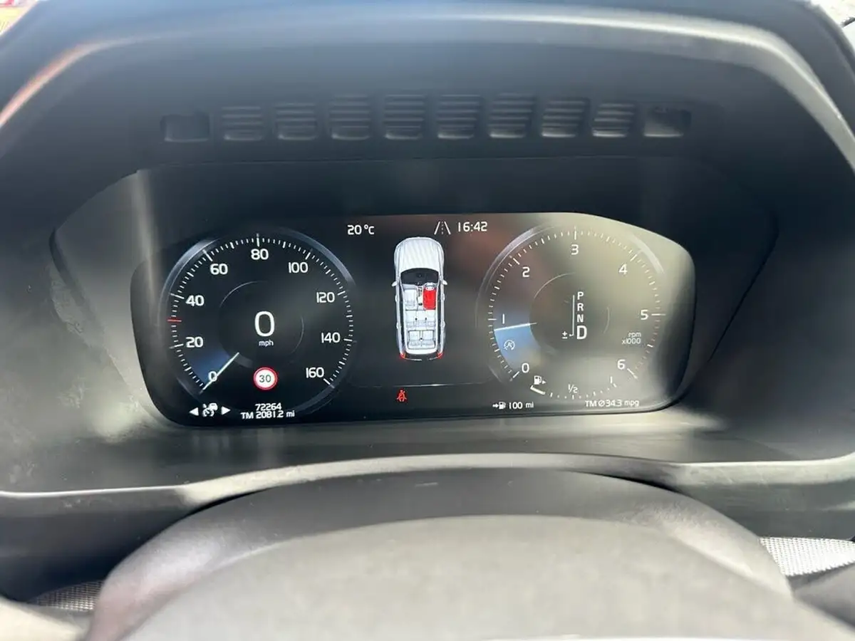 2019-volvo-xc90-20td-d5-r-design-big-9