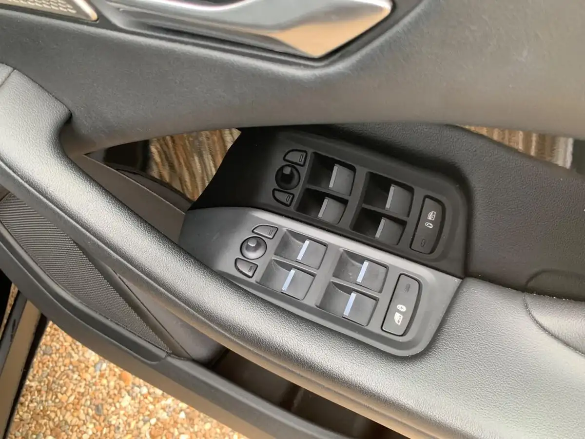 2019-jaguar-i-pace-ev400-s-big-14