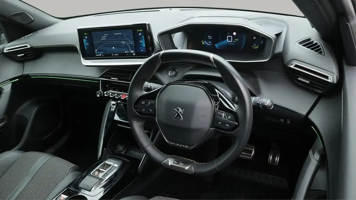 2023-peugeot-2008-suv-e-gt-136bhp-50kwh-station-wagon-big-9