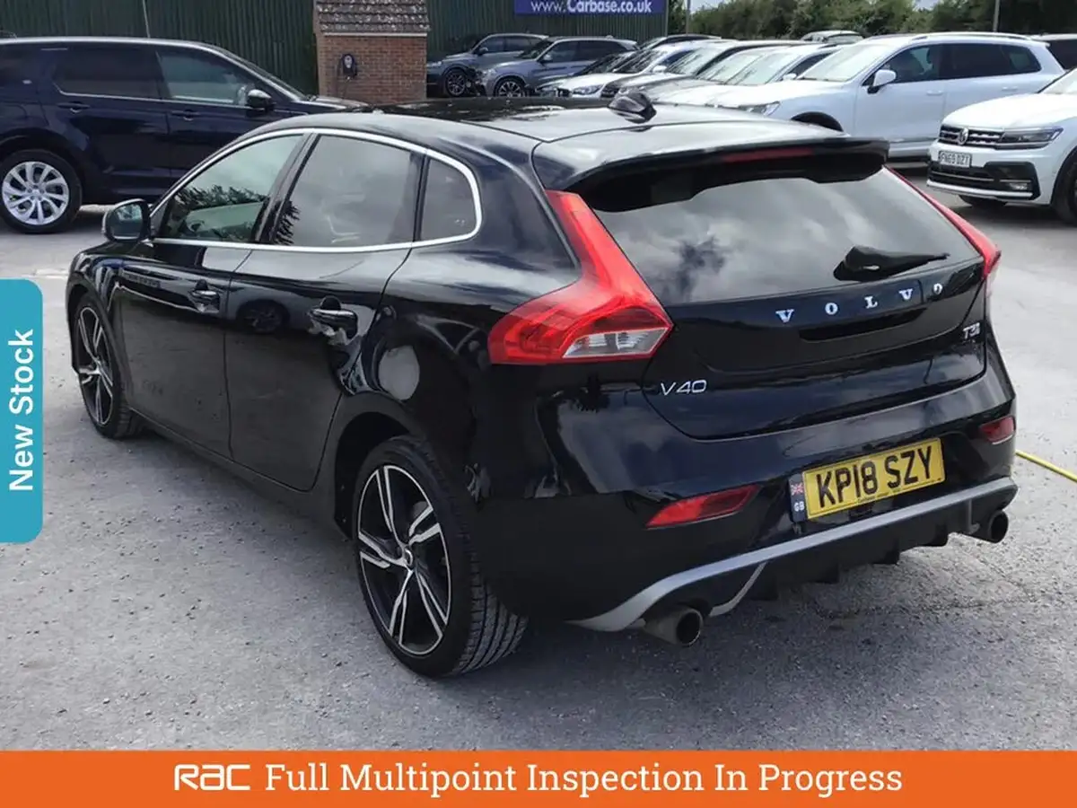 2017-volvo-v40-20-t3-r-design-pro-big-1