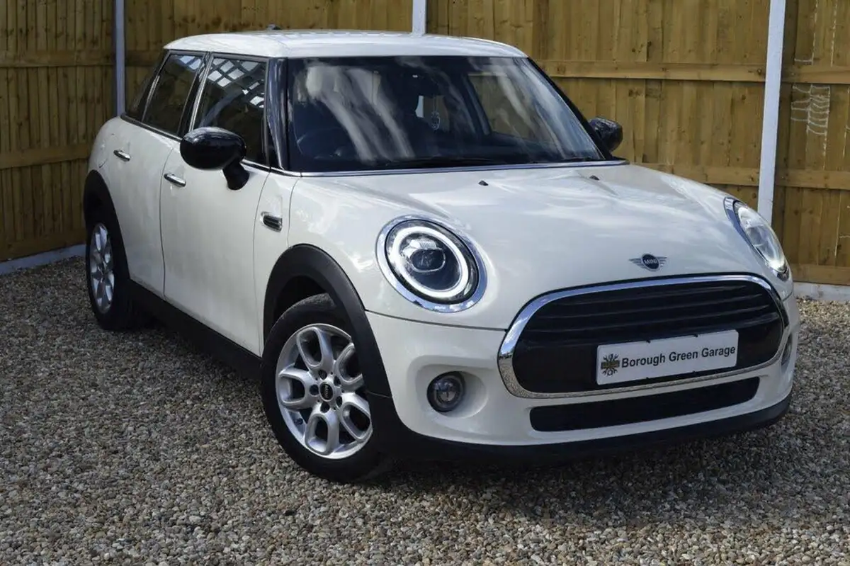 2019-mini-cooper-15-cooper-classic-hatchback-5d-big-0