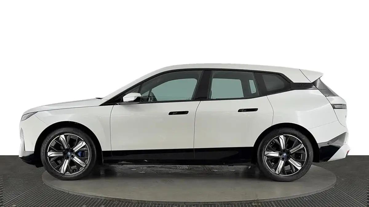 2022-bmw-ix-e-xdrive-40-m-sport-big-6