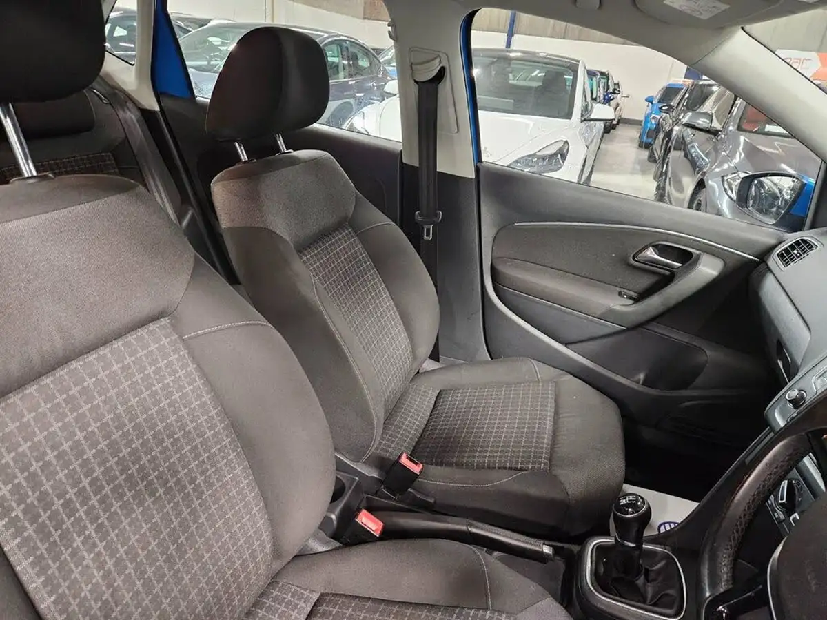 2015-volkswagen-polo-10-se-60ps-5d-big-24
