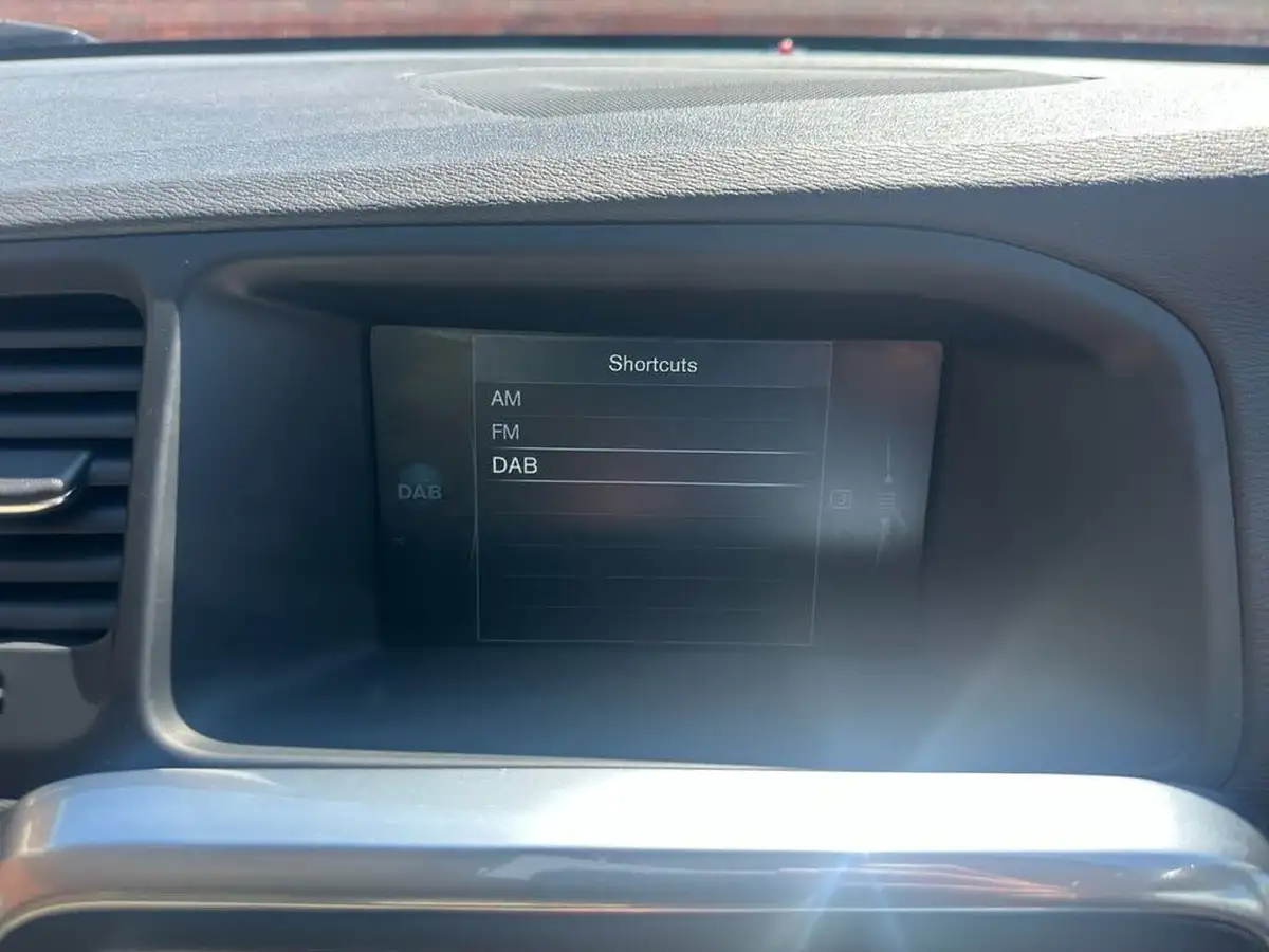 2014-volvo-v60-20td-d4-se-lux-181bhp-nav-1969cc-geartronic-big-13