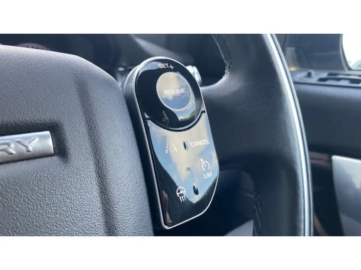 2021-land-rover-discovery-sport-15-p300e-r-dynamic-se-big-37