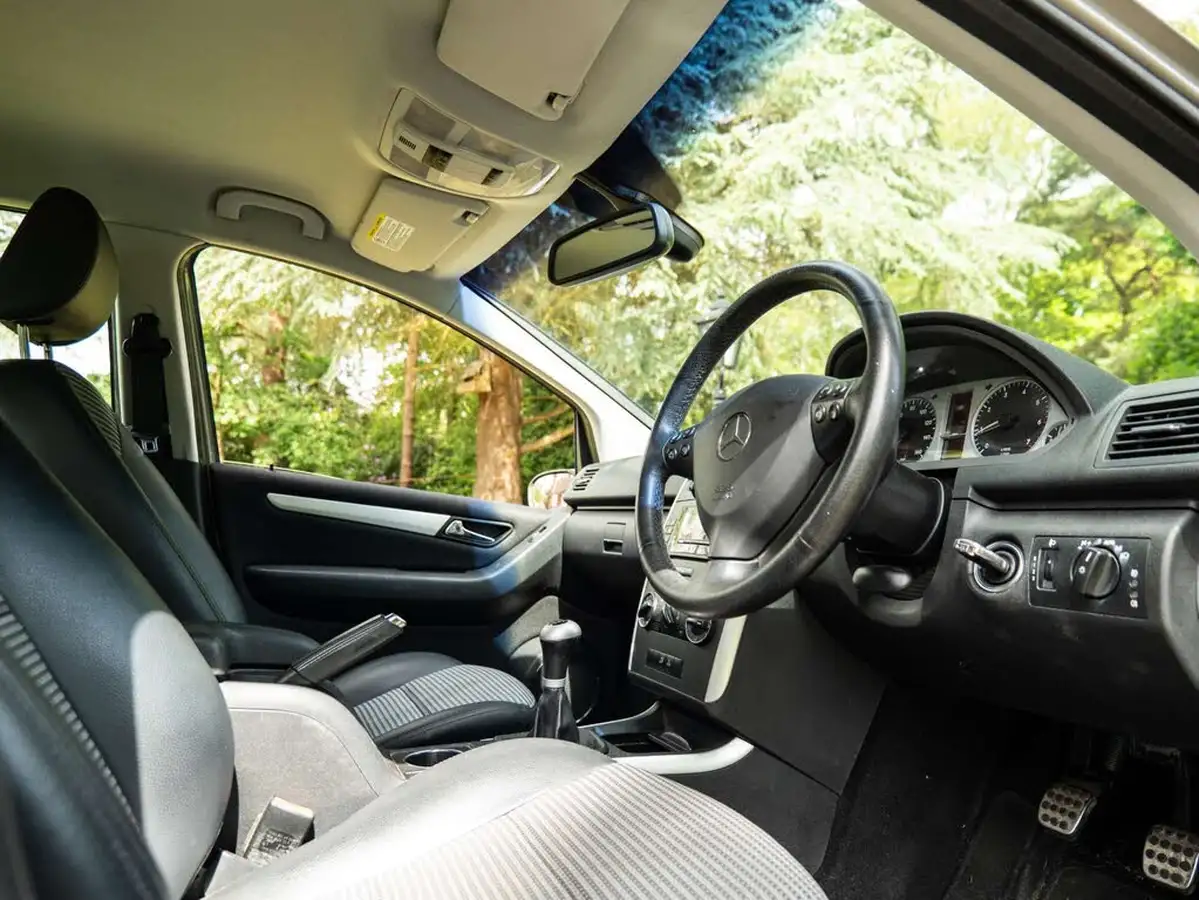 2007-mercedes-benz-a-class-15-a150-avantgarde-se-5d-big-9