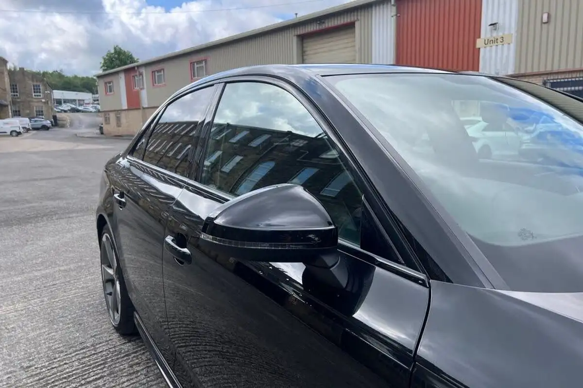 2017-audi-a4-20-tdi-quattro-black-edition-big-15