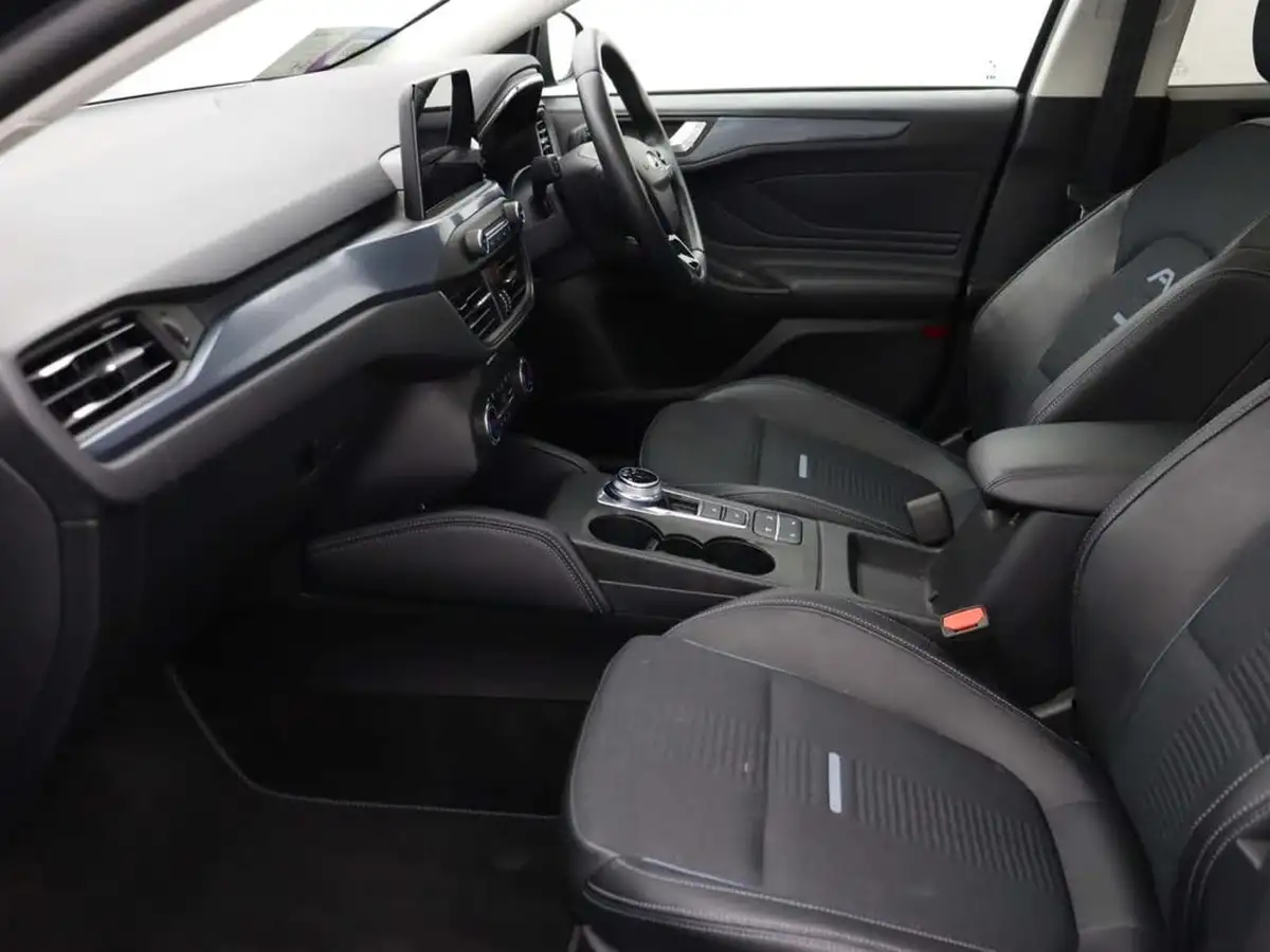 2020-ford-focus-10t-active-x-hatchback-auto-big-12
