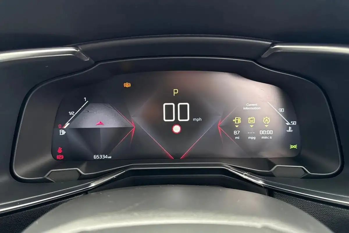 2018-ds-ds-7-crossback-20bluehdi-performance-line-big-37