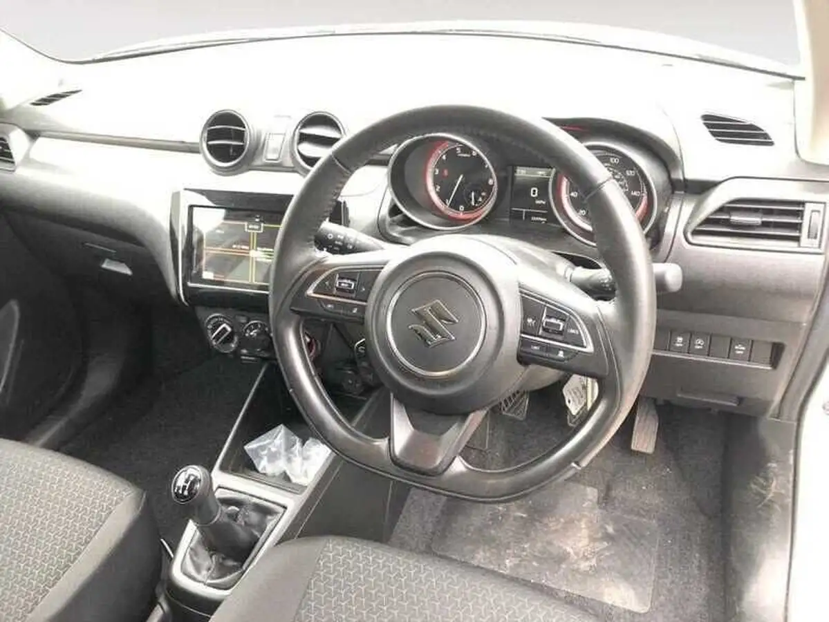 2024-suzuki-swift-12-dualjet-sz-l-big-4