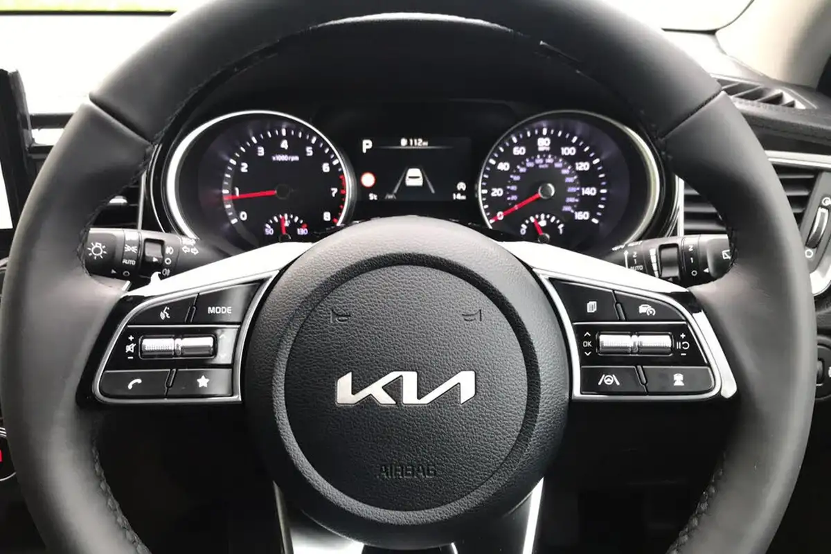 2025-kia-ceed-15-t-gdi-3-sportswagon-dct-big-36