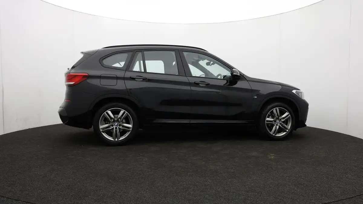 2021-bmw-x1-15-sdrive18i-m-sport-tech-pack-ii-dct-big-33
