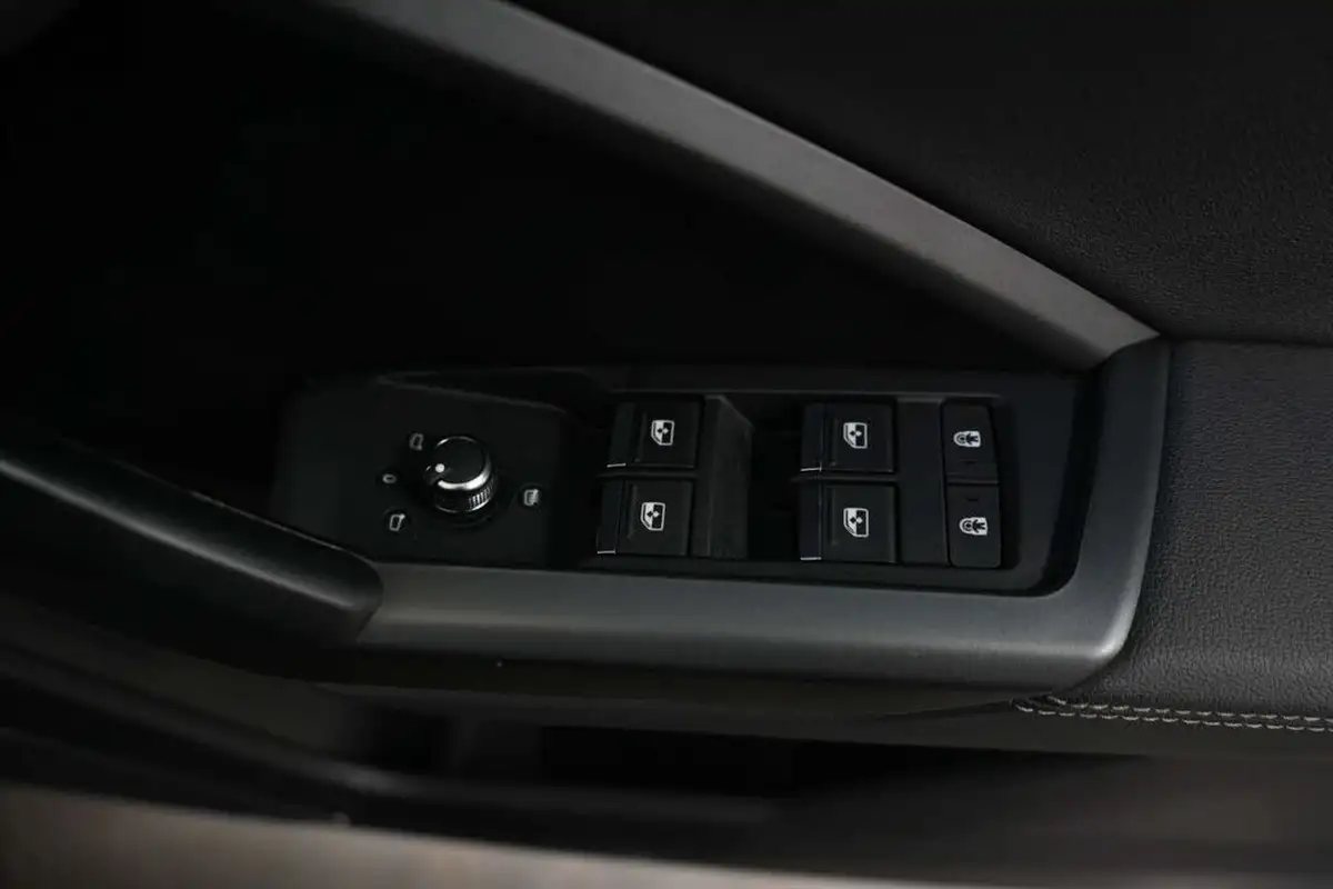 2019-audi-q3-20-40-tfsi-s-line-big-26