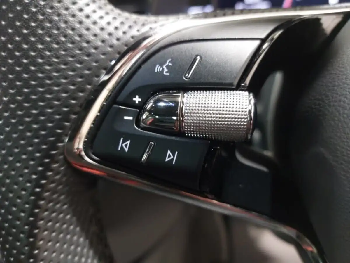 2023-skoda-kamiq-10-tsi-monte-carlo-109ps-dsg-big-17