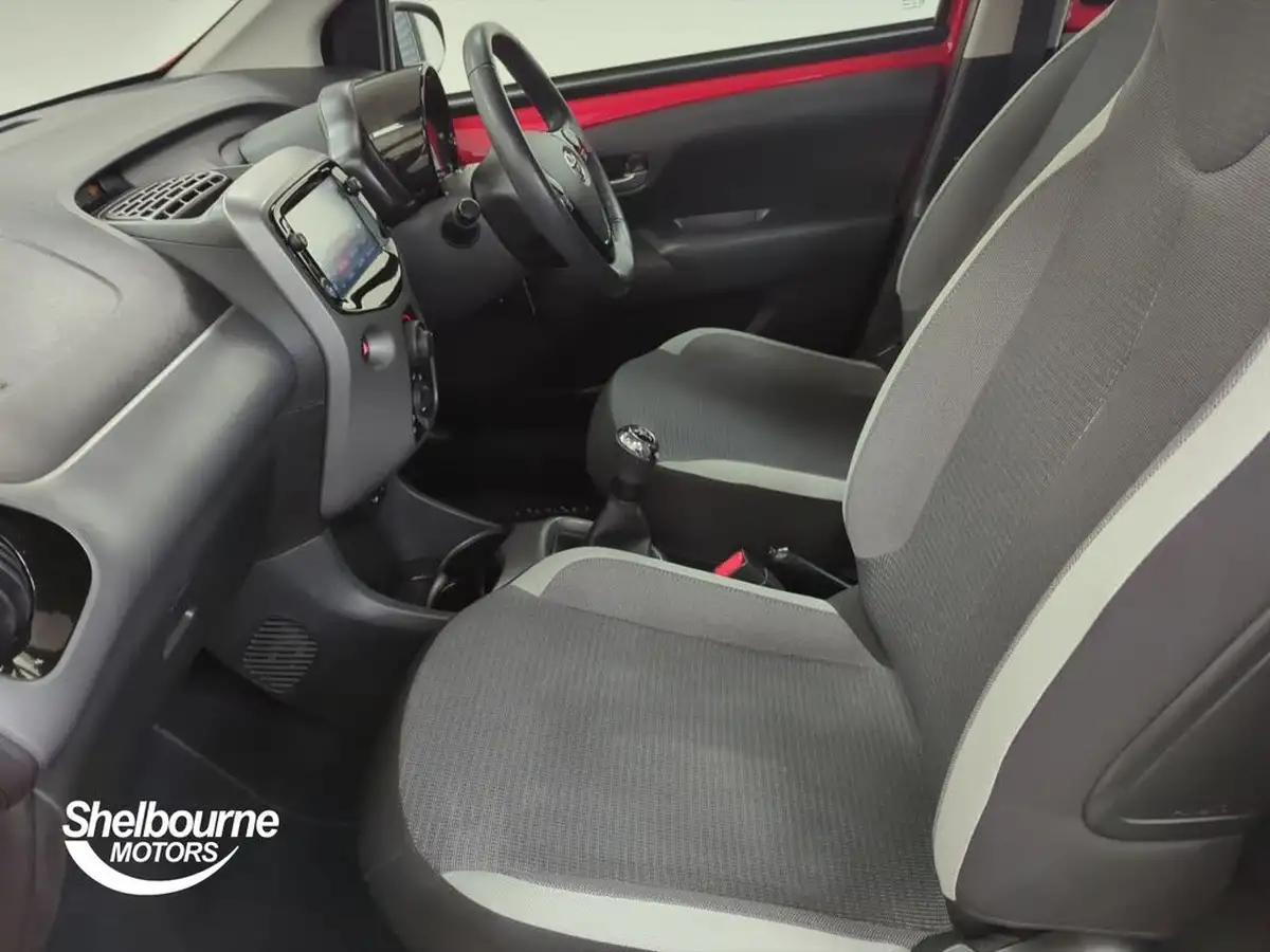 2021-toyota-aygo-10-vvt-i-x-play-tss-big-8