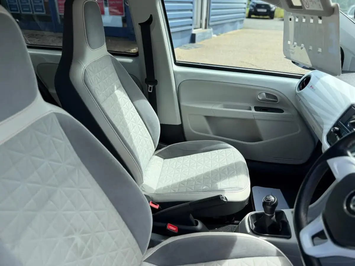 2018-volkswagen-up-10-up-beats-60ps-5d-big-29