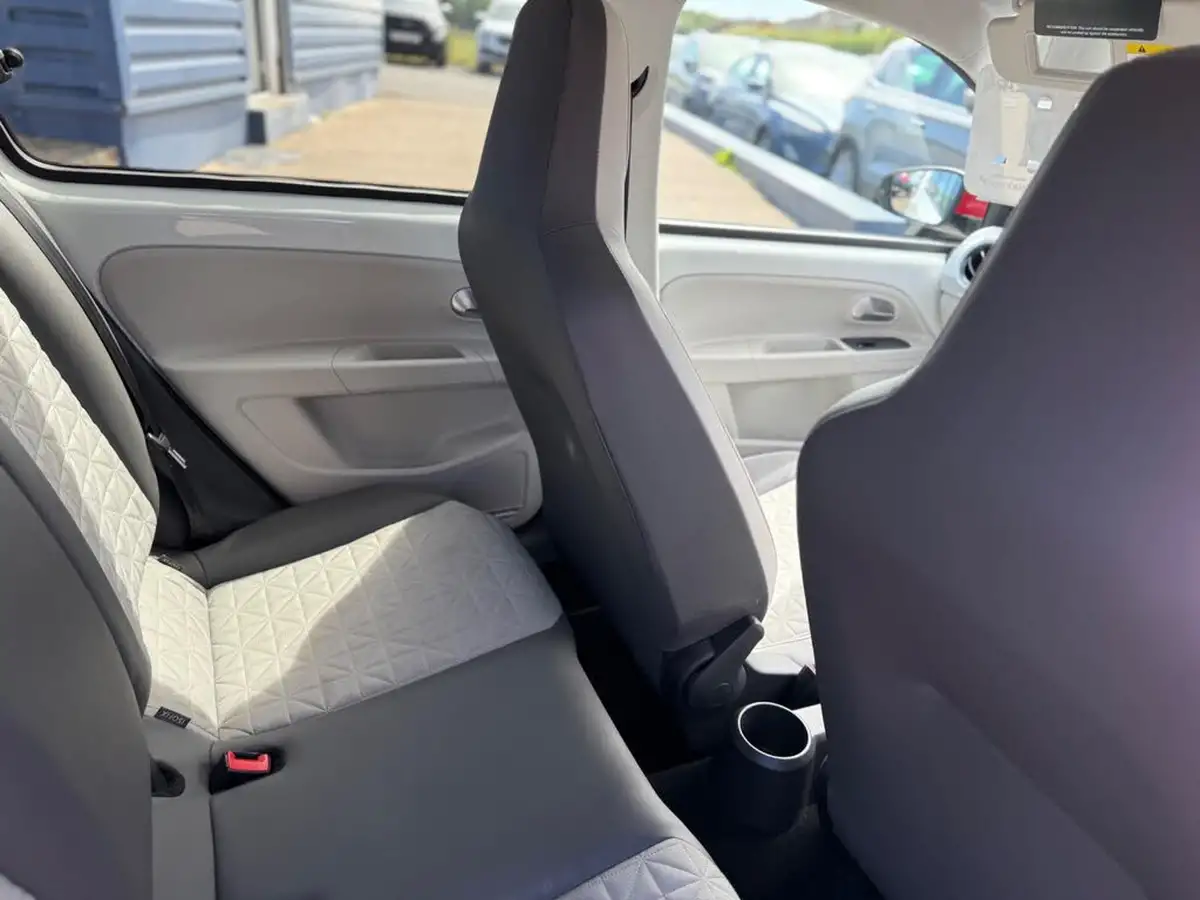 2018-volkswagen-up-10-up-beats-60ps-5d-big-25