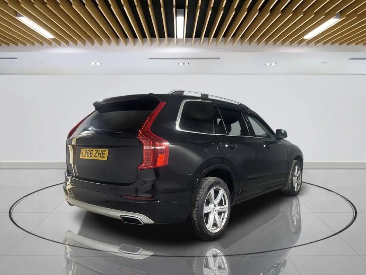 2016-volvo-xc90-20-t8-momentum-big-6