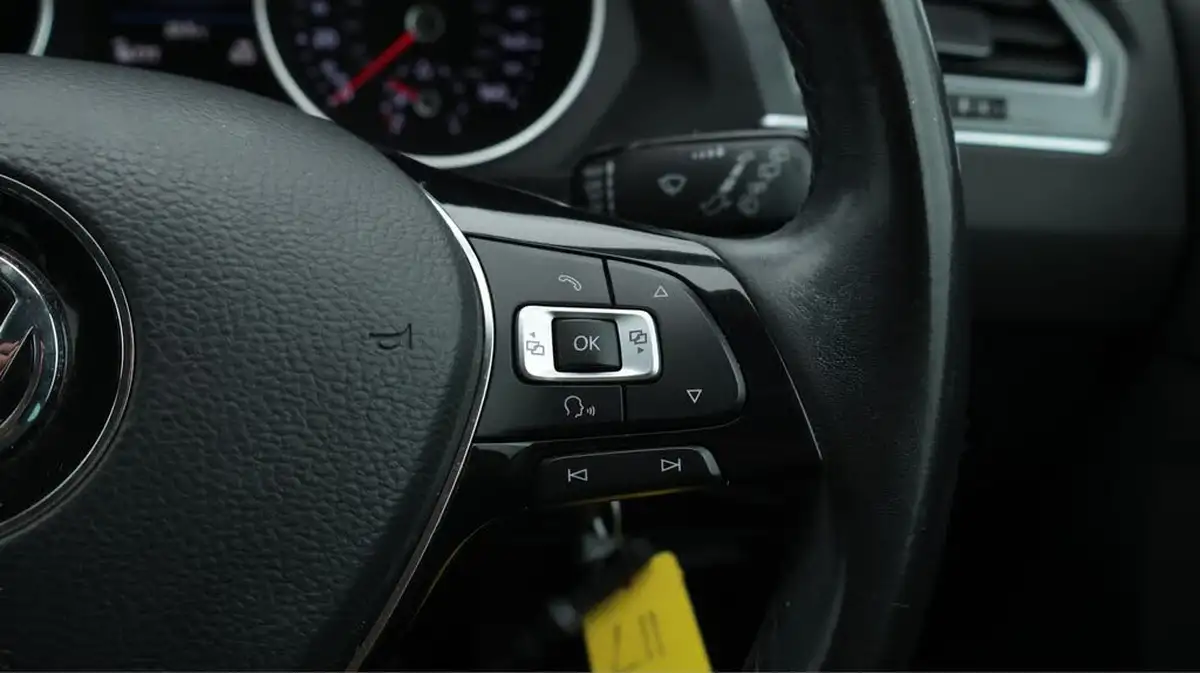 2018-volkswagen-tiguan-14-tsi-se-navigation-125ps-ss-big-23