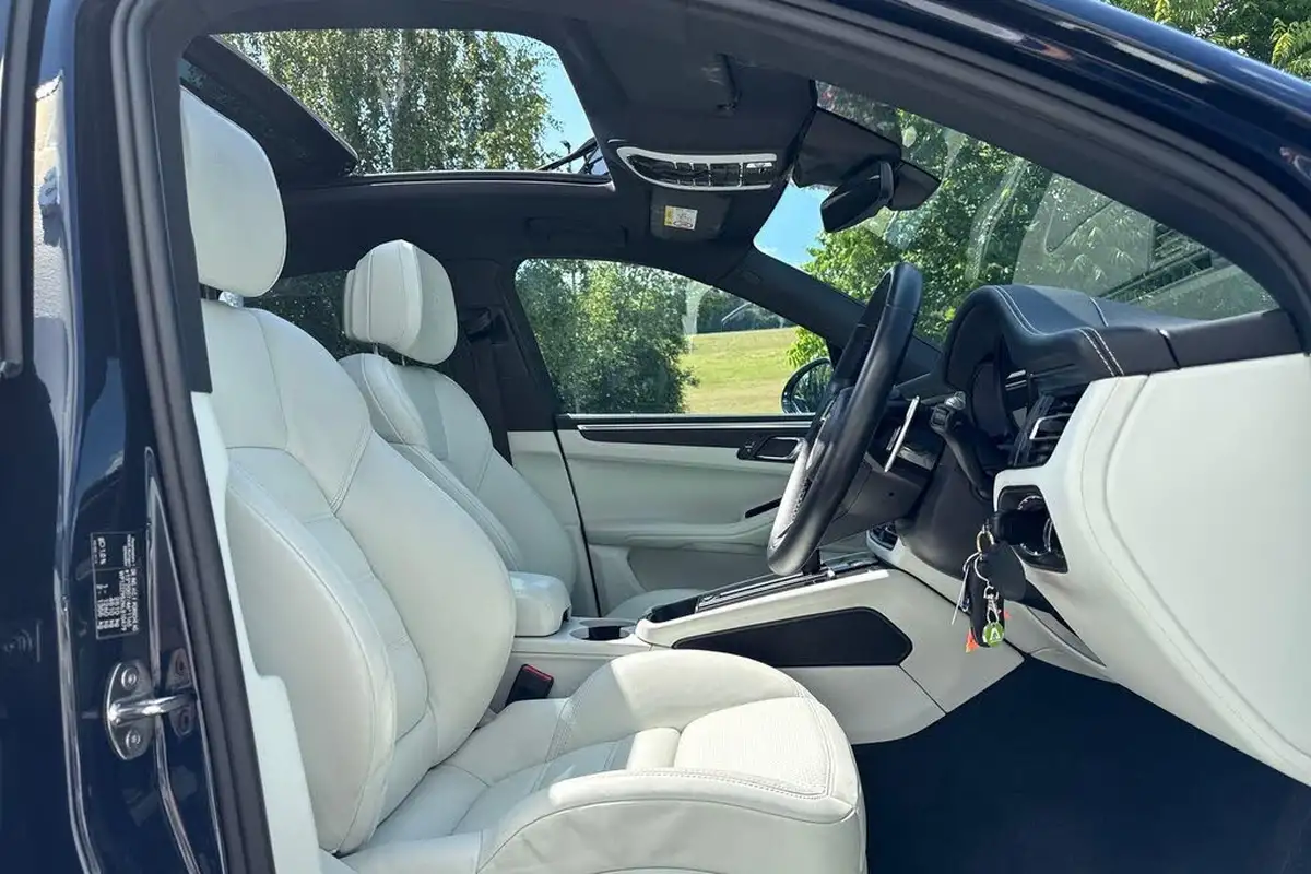 2022-porsche-macan-20-big-21